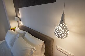 Athenian Yard Suites