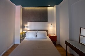 Athenian Yard Suites