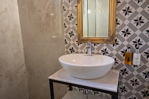 Athenian Yard Suites