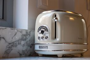 Athenian Yard Suites