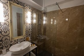 Athenian Yard Suites