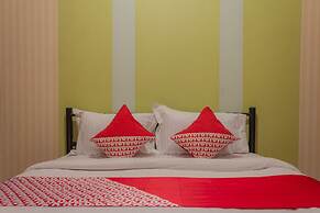 OYO 789 Pelangi Guest House