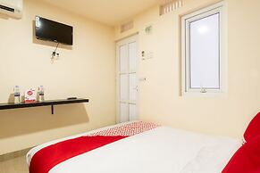 OYO 786 Sutomo Guest House