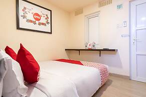 OYO 786 Sutomo Guest House