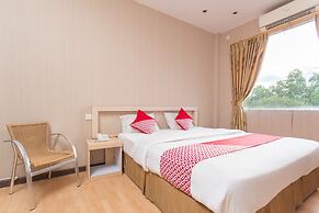 OYO 663 Hotel Sejati