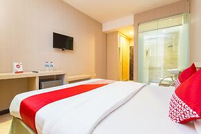 OYO 663 Hotel Sejati