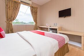 OYO 663 Hotel Sejati