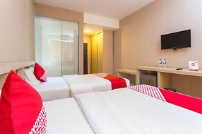 OYO 663 Hotel Sejati