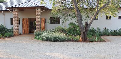 Esther's Country Lodge