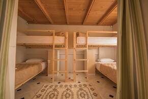 Mosaic Home - Hostel