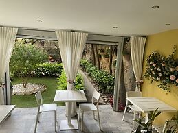 Paradise Inn