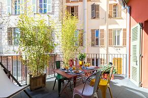 L'Abeille Boutique Apartments