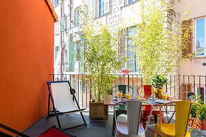 L'Abeille Boutique Apartments