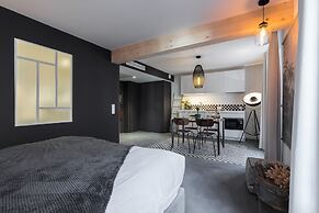 L'Abeille Boutique Apartments