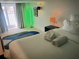 L'Abeille Boutique Apartments