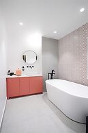 L'Abeille Boutique Apartments