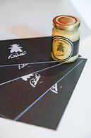 L'Abeille Boutique Apartments