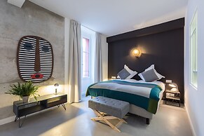 L'Abeille Boutique Apartments