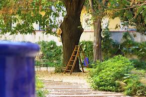 L'Abeille Boutique Apartments