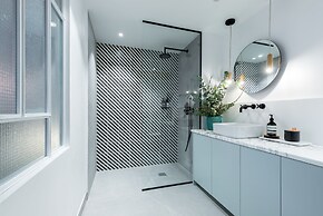 L'Abeille Boutique Apartments