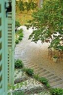 L'Abeille Boutique Apartments