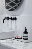 L'Abeille Boutique Apartments