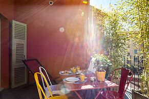 L'Abeille Boutique Apartments