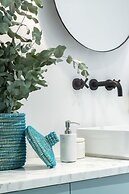 L'Abeille Boutique Apartments