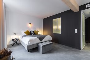 L'Abeille Boutique Apartments