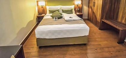 Hotel La Falaise Bonapriso