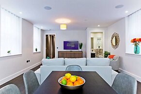 Luxury 2 bed with lift ac and concierge