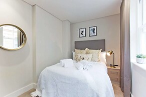 Luxury 2 bed with lift ac and concierge