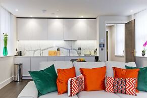 Luxury 2 bed with lift ac and concierge