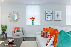 Luxury 2 bed with lift ac and concierge