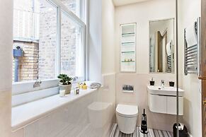 Luxury 2 bed with lift ac and concierge