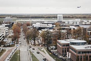 Holiday Inn Eindhoven Airport by IHG