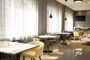 Holiday Inn Eindhoven Airport by IHG
