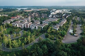 Hotel Indigo Heilong Lake by IHG