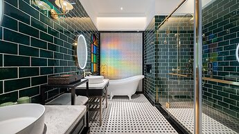 Hotel Indigo Heilong Lake by IHG