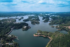 Hotel Indigo Heilong Lake by IHG
