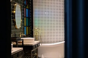 Hotel Indigo Heilong Lake by IHG