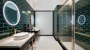 Hotel Indigo Heilong Lake by IHG