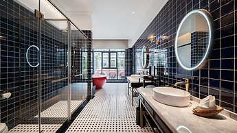 Hotel Indigo Heilong Lake by IHG