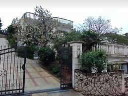 Huge terrace with sea view of the bay