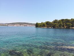 Huge terrace with sea view of the bay