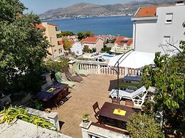 Huge terrace with sea view of the bay