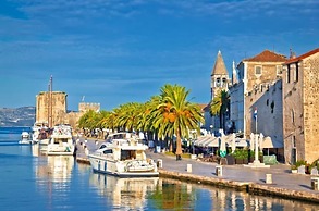 Huge terrace with sea view of the bay