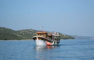 Huge terrace with sea view of the bay