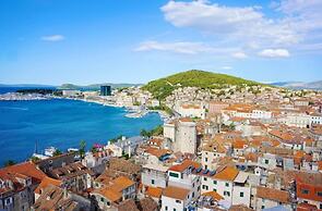 Huge terrace with sea view of the bay