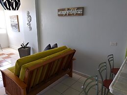 Breezy Beachfront apt. View of Paradise